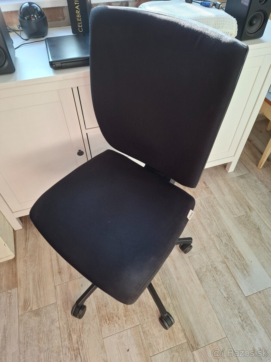 predám kancelársku stoličku