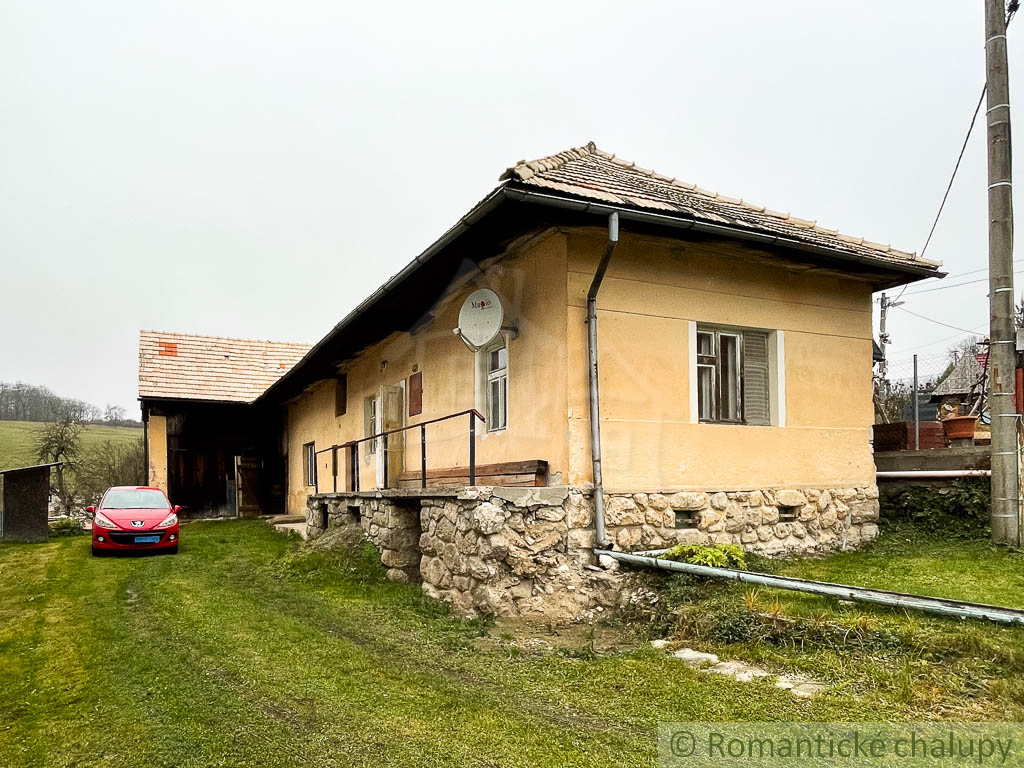 Rodinný dom / chalupa s veľkou záhradou v tichej obci Horn