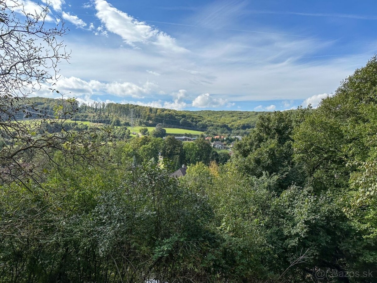 Pozemok pre rodinné domy na predaj