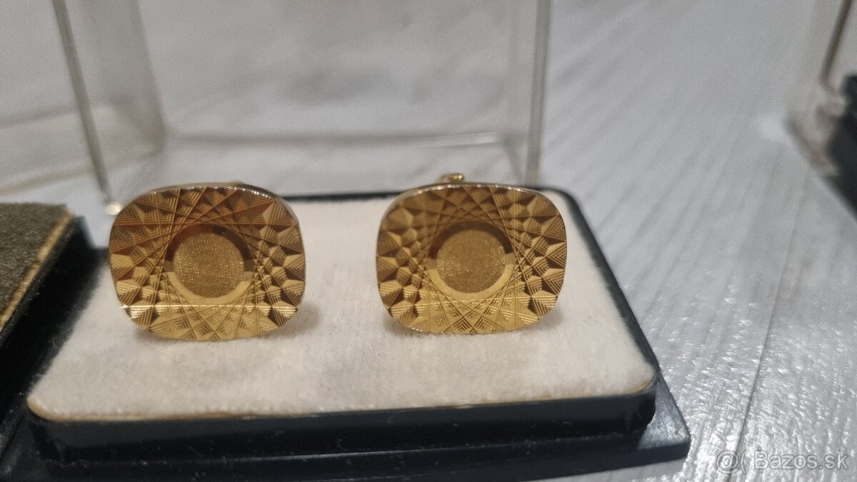 Manžetové gombíky