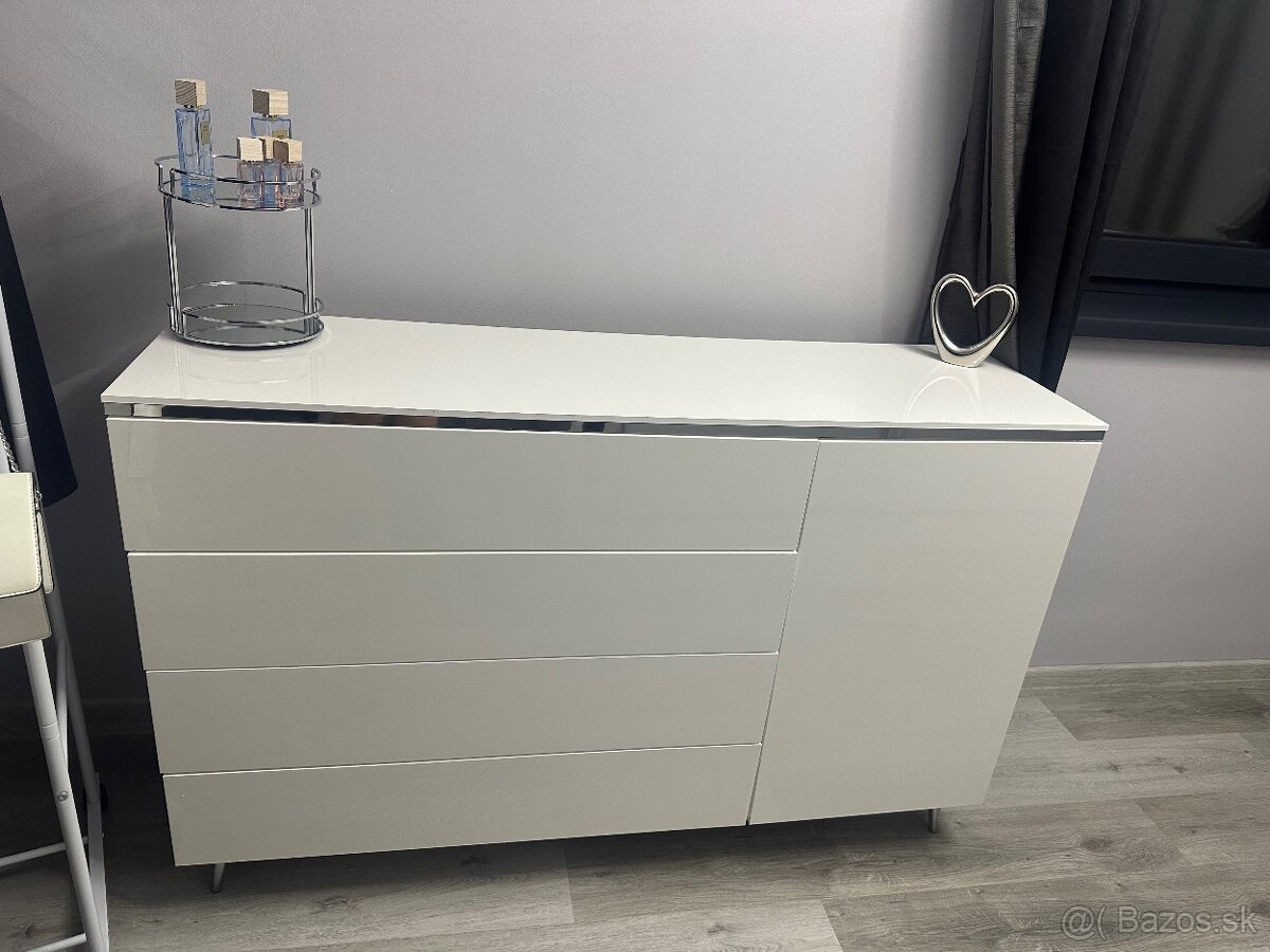 NOVÁ Komoda - 140cm
