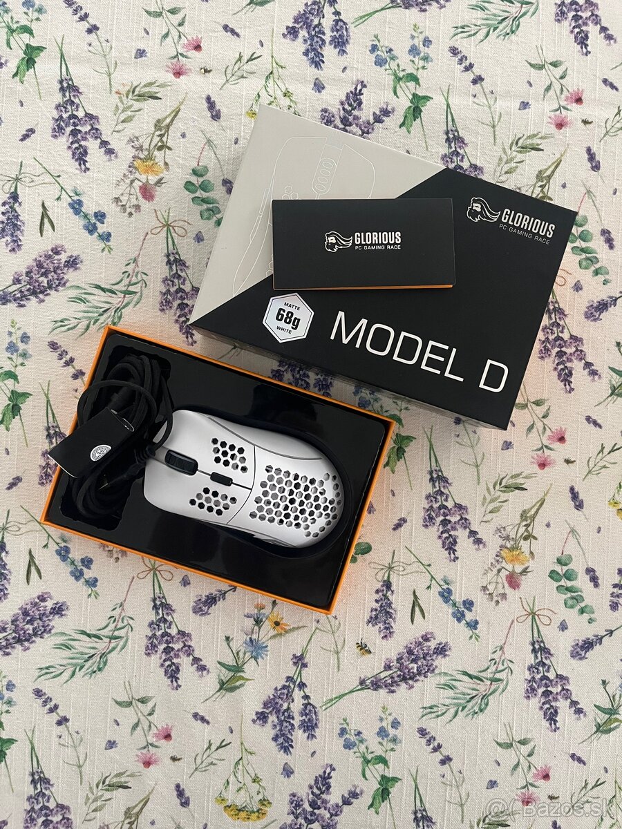 Glorious model D