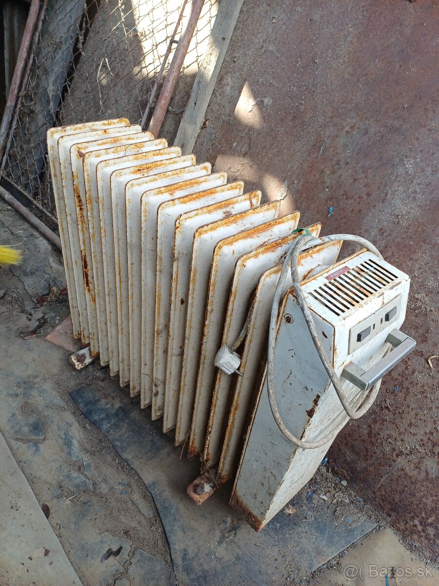 Predám starožitný radiator