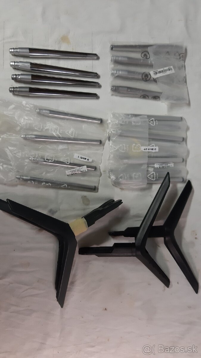Podstavce, nožičky pod LCD TV Samsung