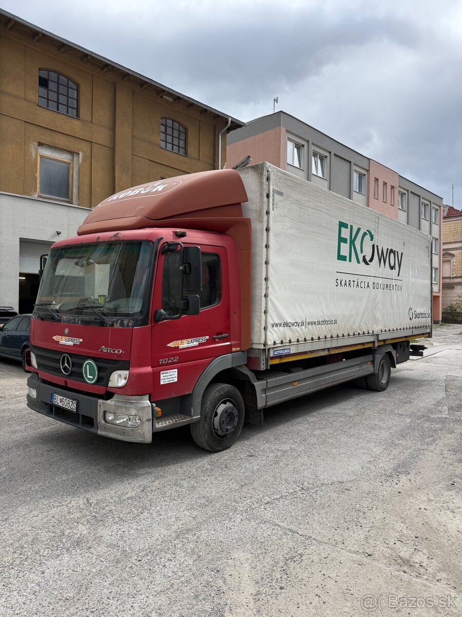 Mercedes Atego 11990 kg čelo