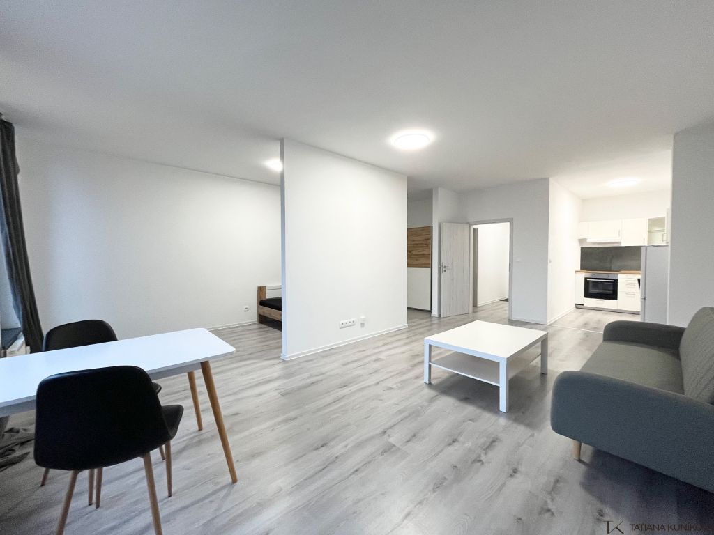 NA PRENÁJOM Veľkometrážny 56m2 1i byt, Veľkomoravská, Trenč
