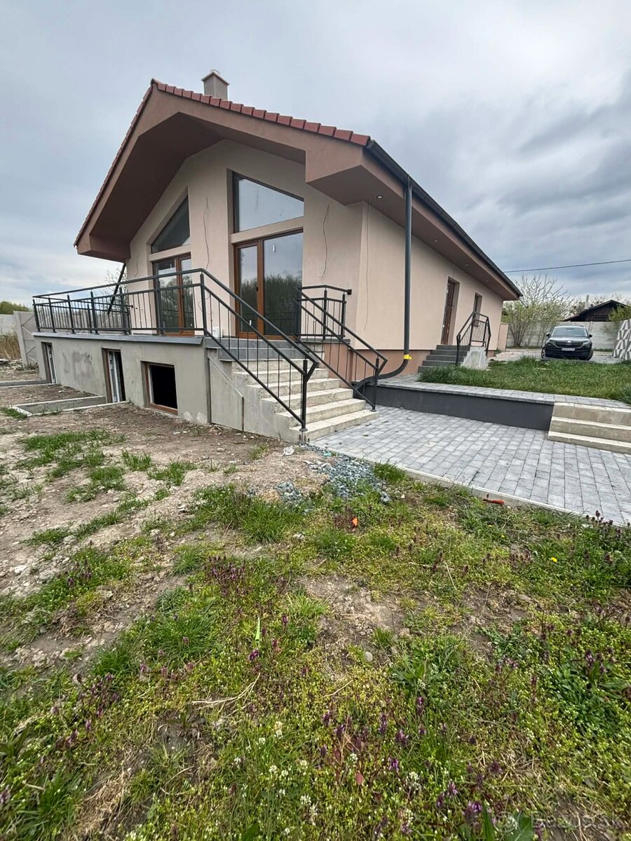 Nadštandardný 5 izbový rekreačný dom pri Dunaji v Gabčíkove