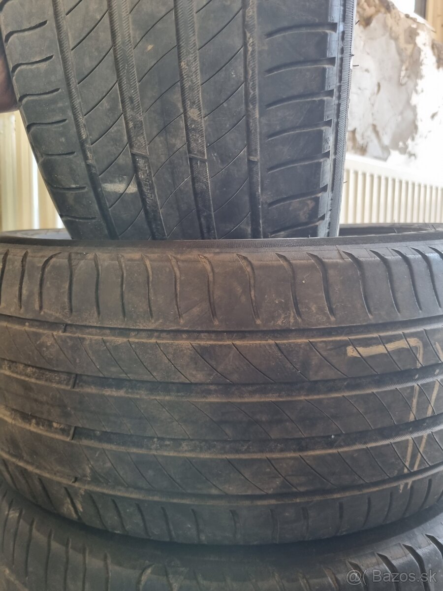 235/45R17 Michelin primacy 4 dot 2021
