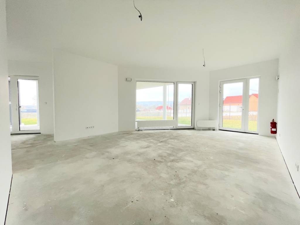 NA PREDAJ 1,5-IZBOVY APARTMÁN S TERASOU, STUPAVA.
