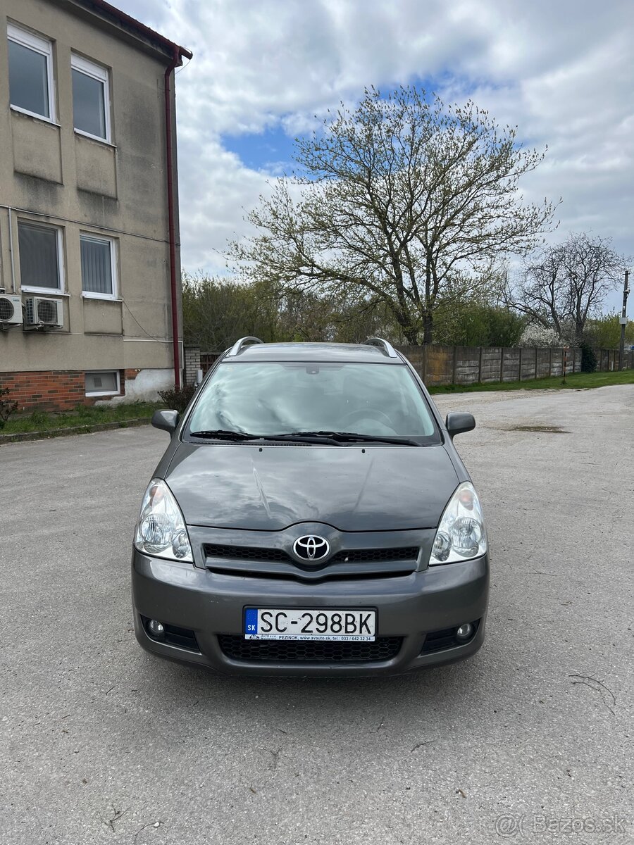 Toyota Corolla Verso 2.2 D, 7 miest na sedenie