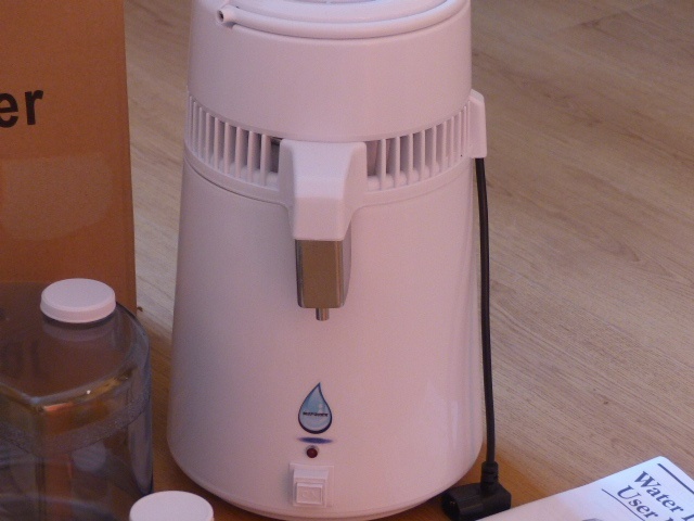 Destilátor vody 750w/4l