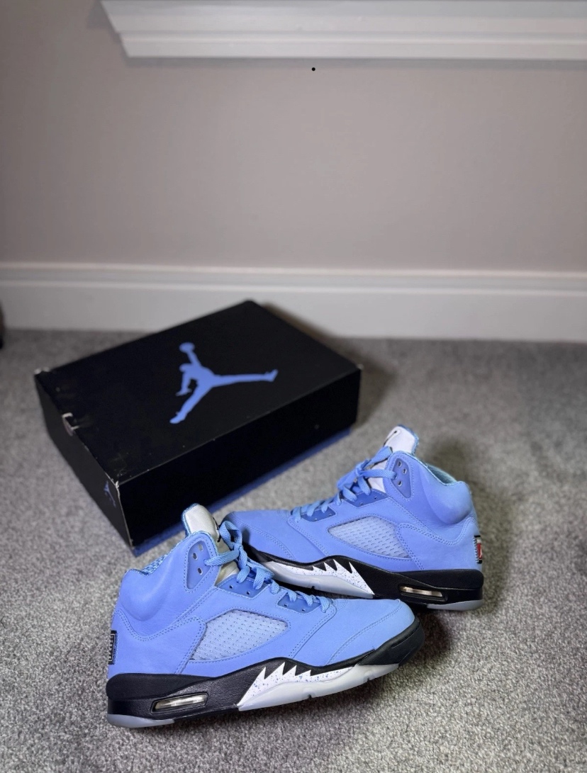 Air Jordan 5 Retro UNC University Blue Size 10.5 DV1310-401