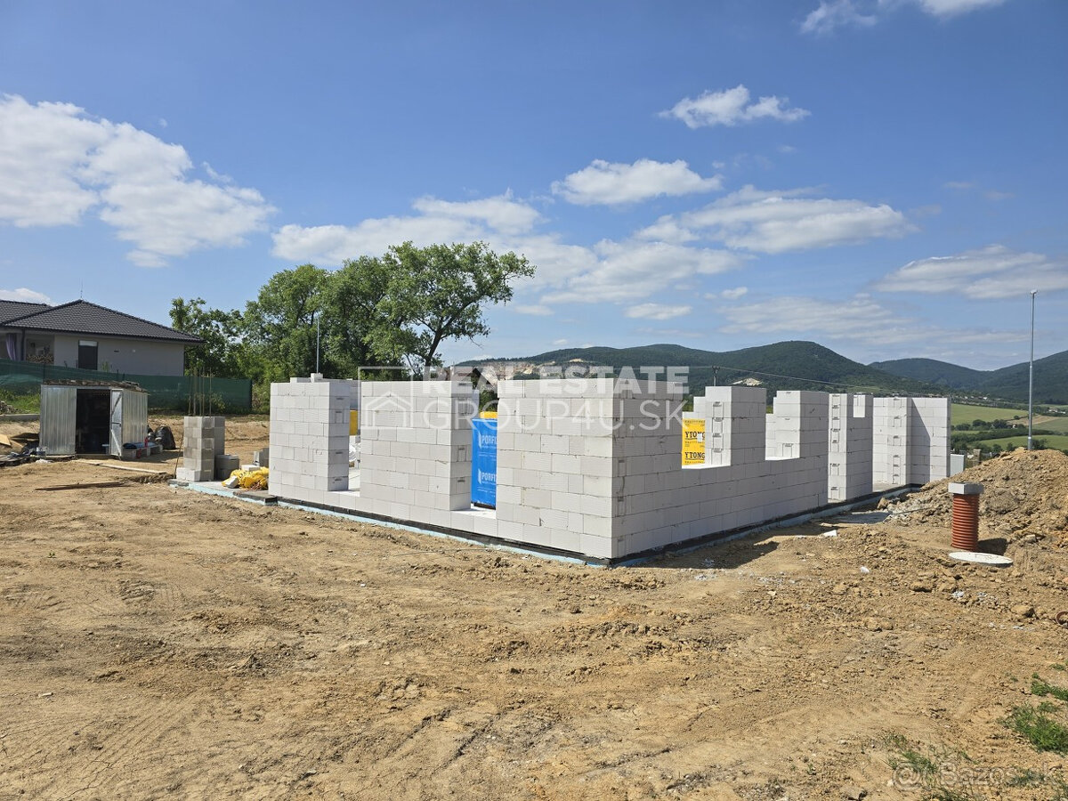 ZAHÁJENÁ VÝSTAVBA: 5 IZBOVÝ MODERNÝ DOM S POZEMKOM - TR. JAS