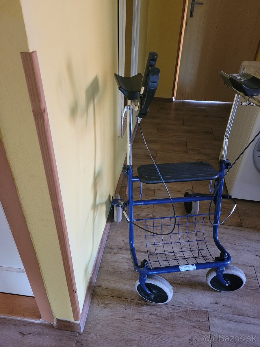 Chodítko pre seniorov