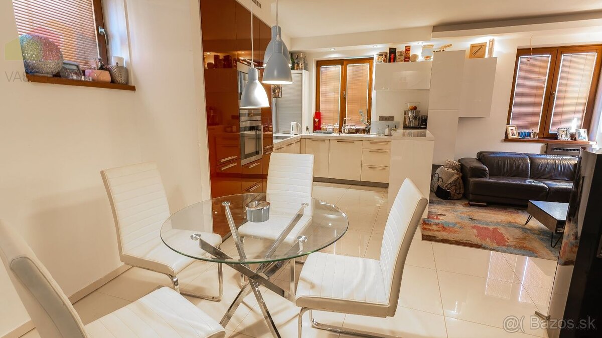 Na predaj krásny 3-izbový rodinný dom, 249 m², Vajnory