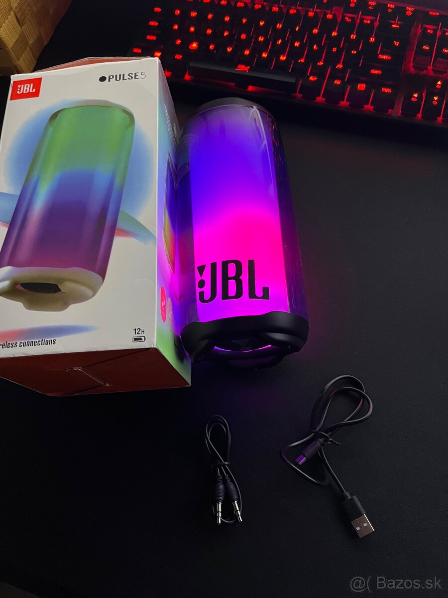 JBL reproduktor