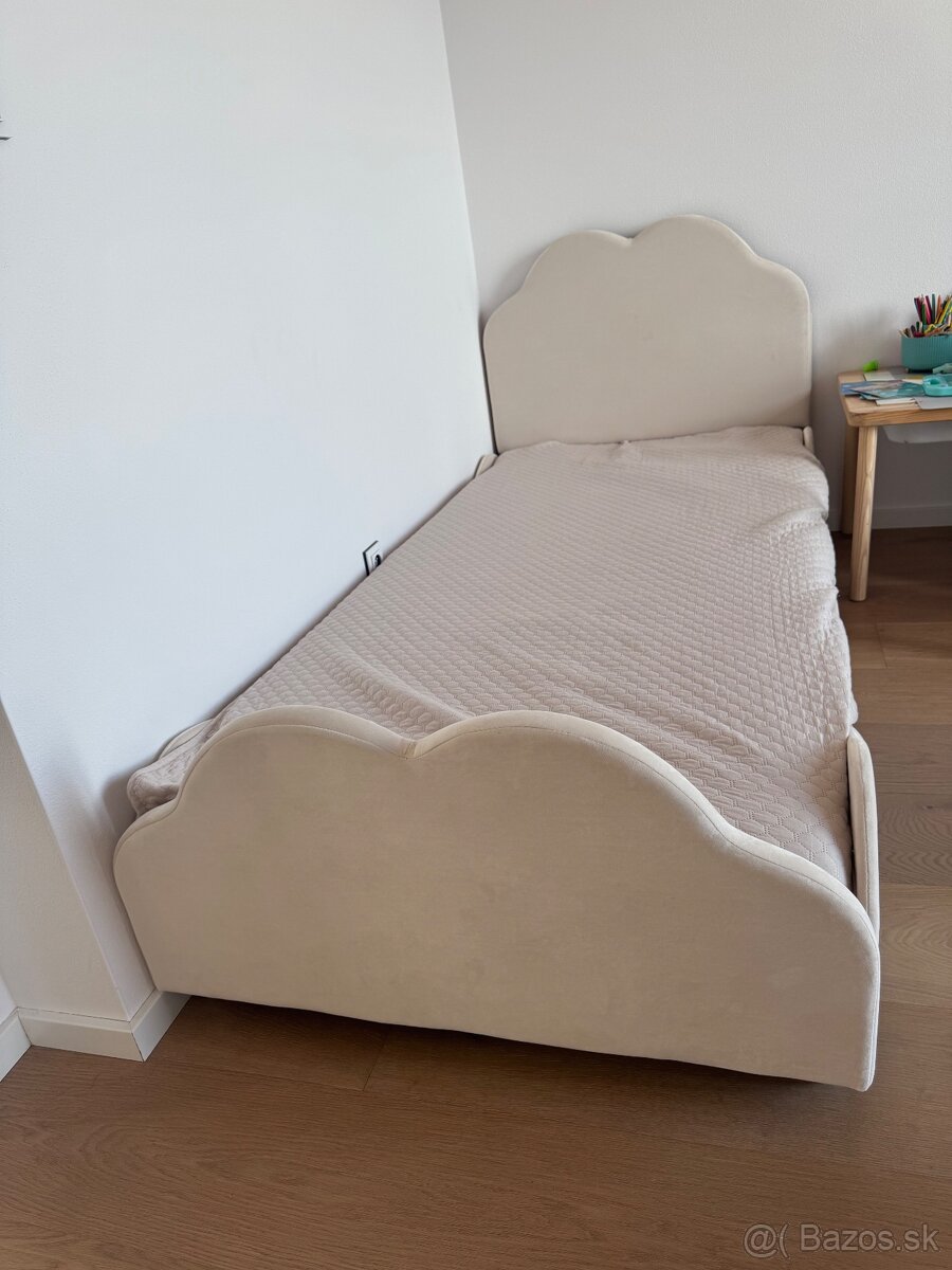 Postel čalúnená