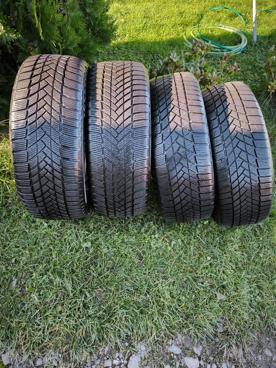 Sada zimných pneumatík 235/55 R18