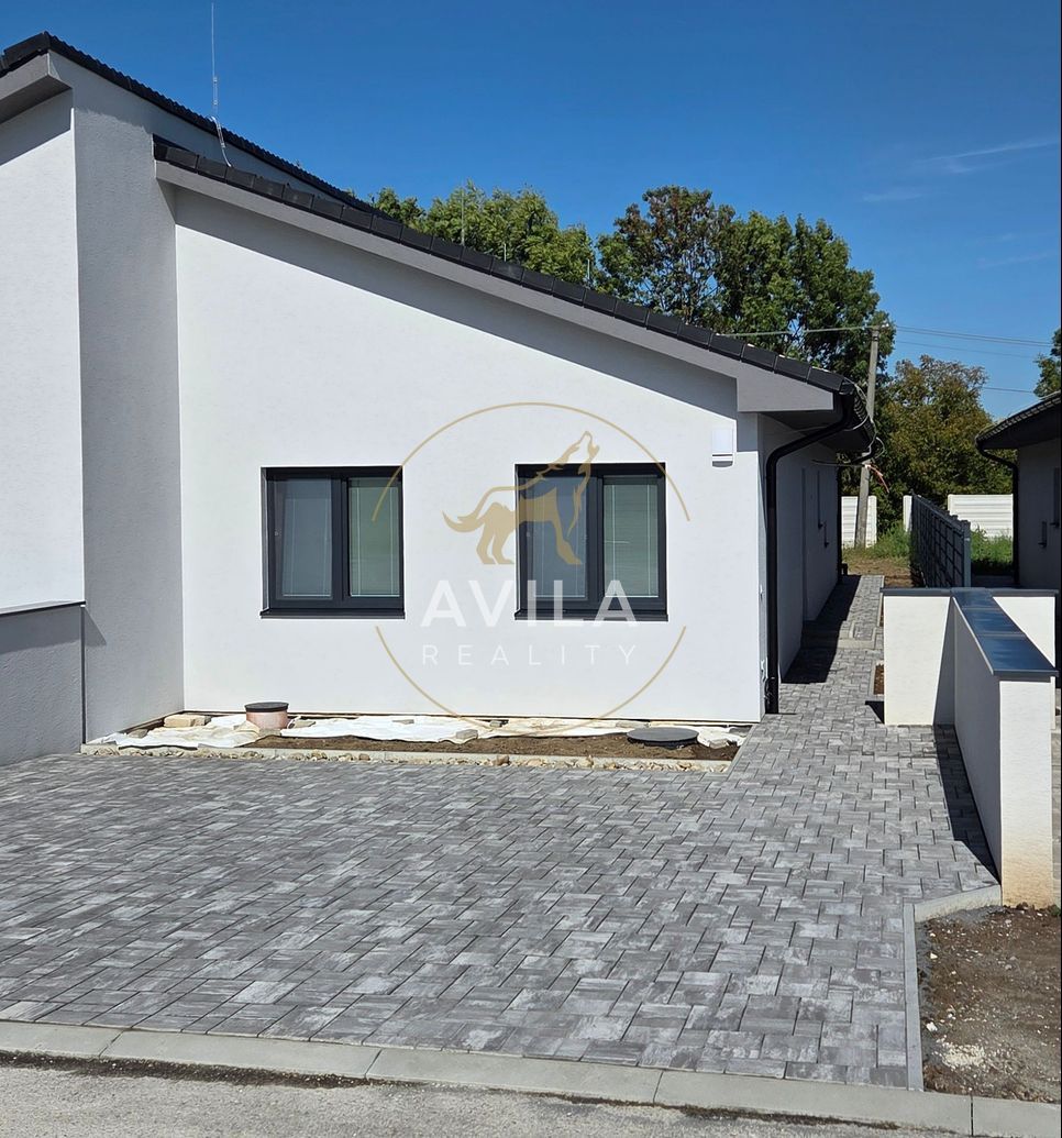 TOP NA PREDAJ: skolaudovaný 4 izbový rodinný dom (A) na poze