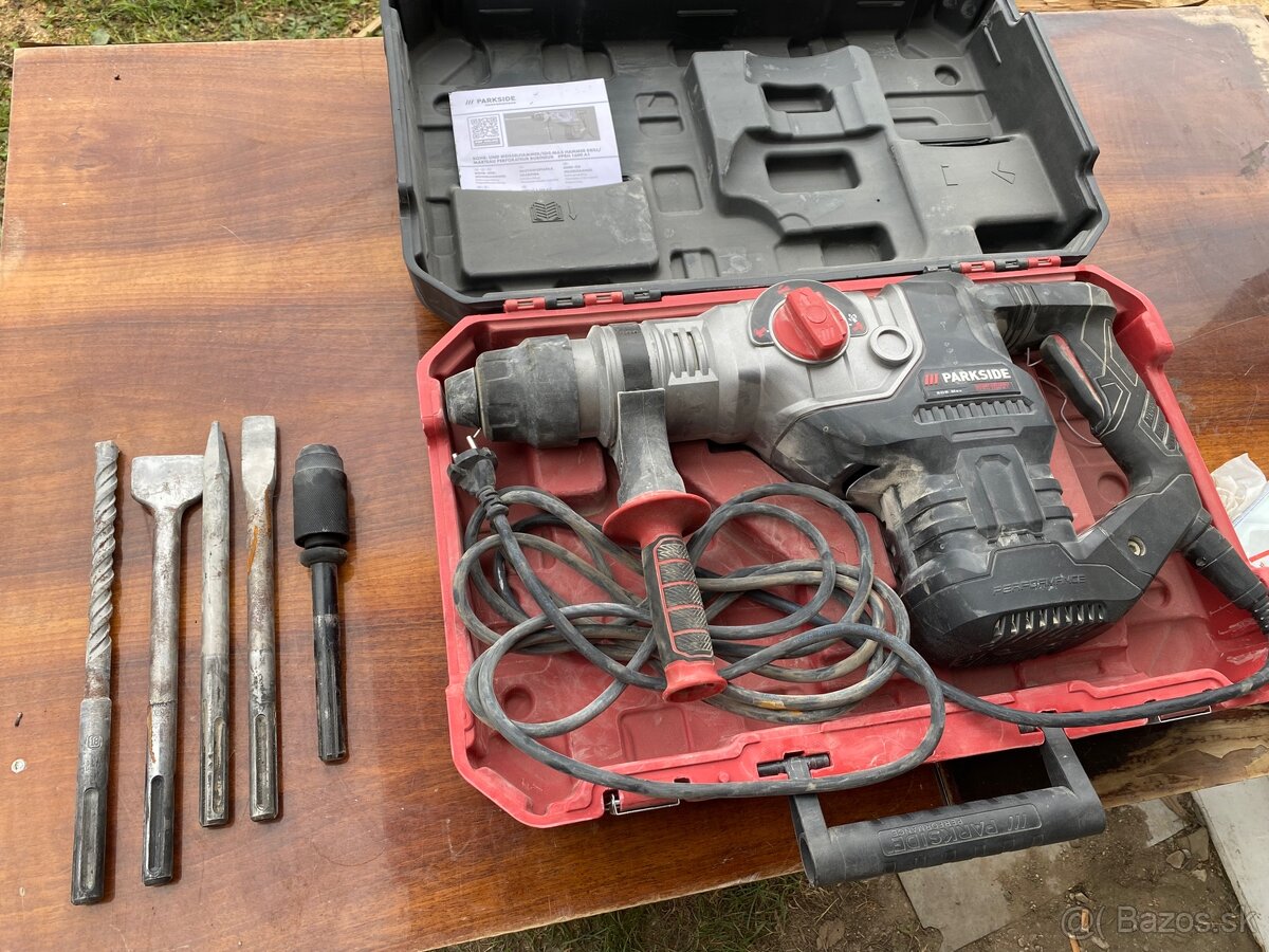 Vŕtacie a sekacie kladivo SDS MAX