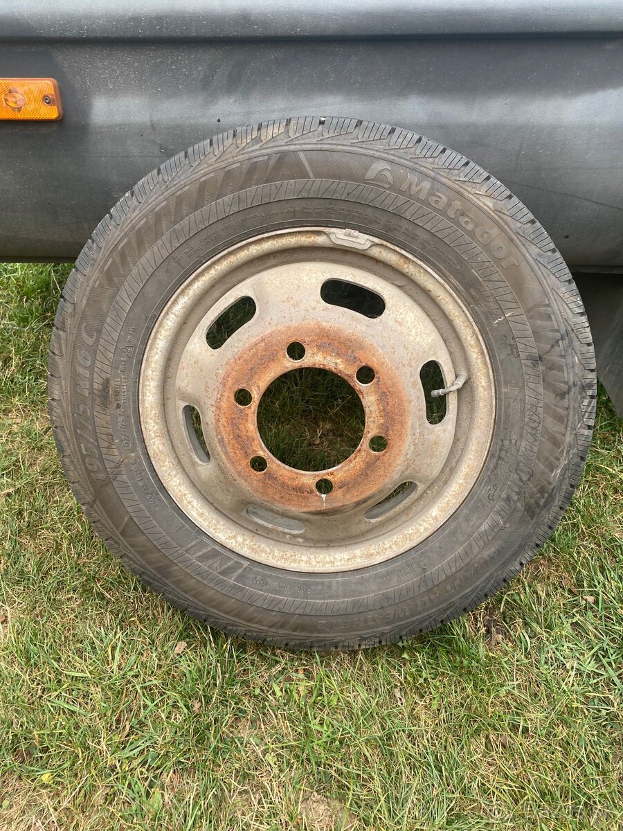 Predam rezervu na iveco daily dvojmontaz