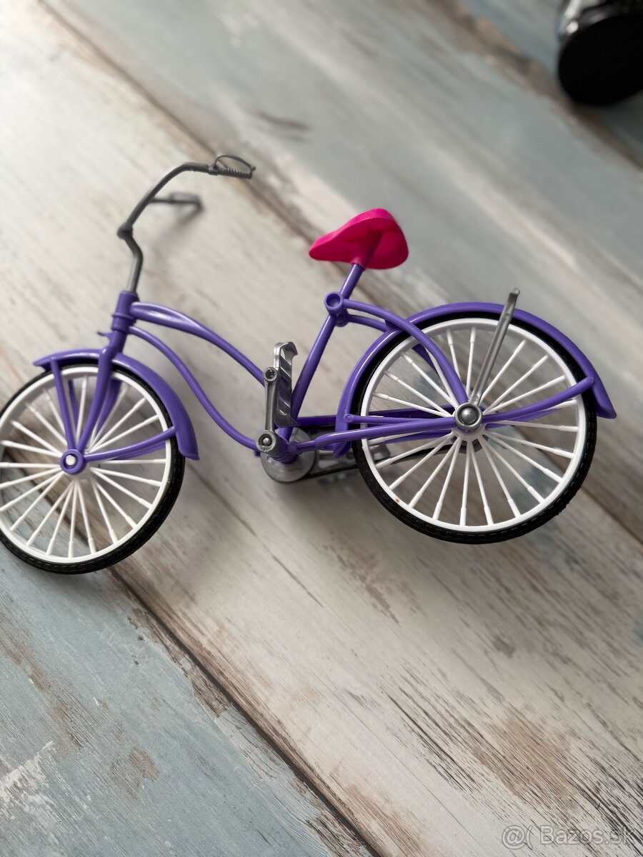 Babiky s obečením a bicyklom