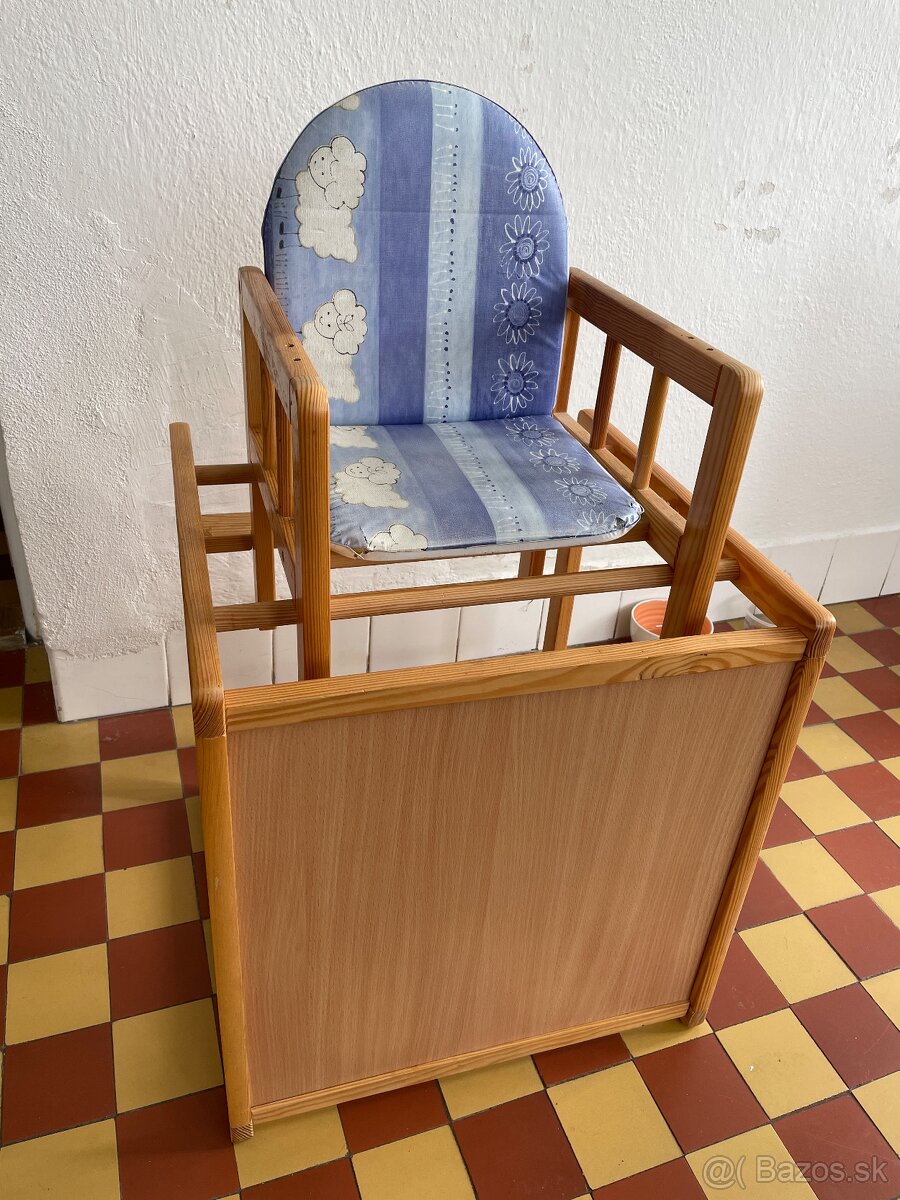 Detská stolička na jedenie
