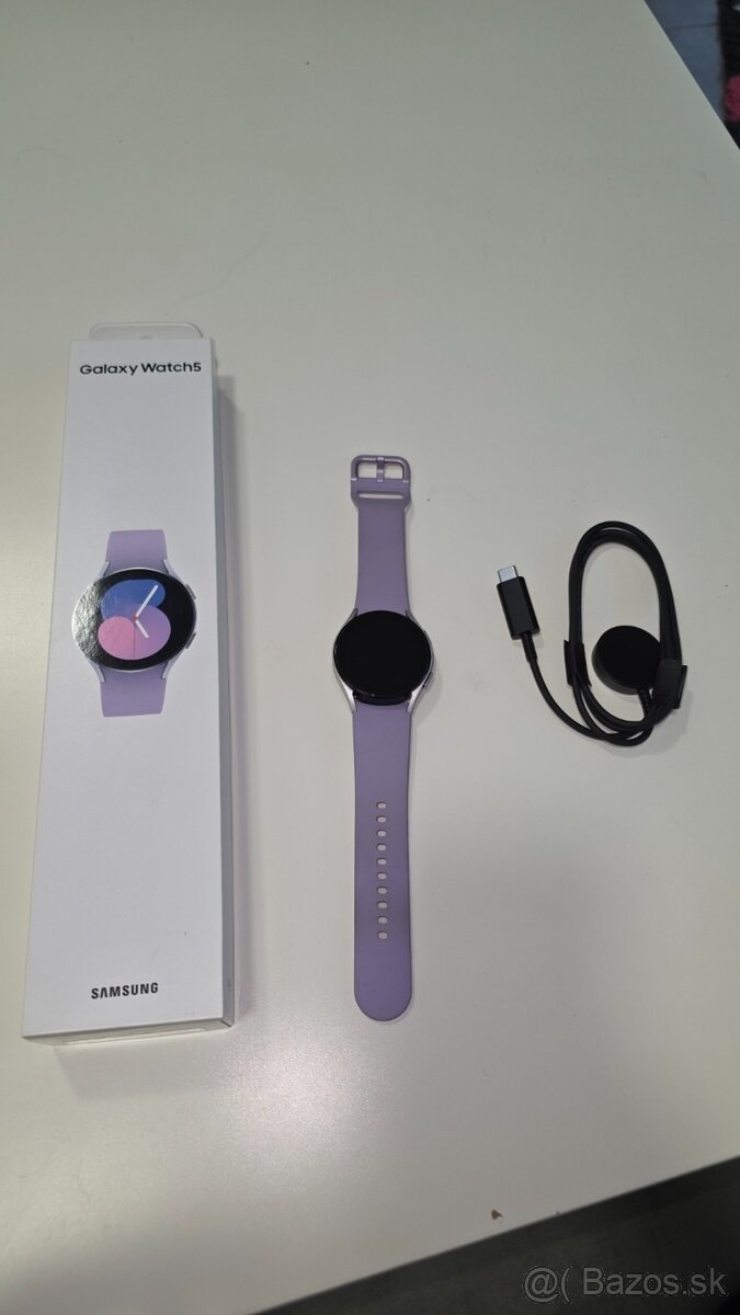 Samsung Galaxy Watch 5, stříbrné, 44 mm
