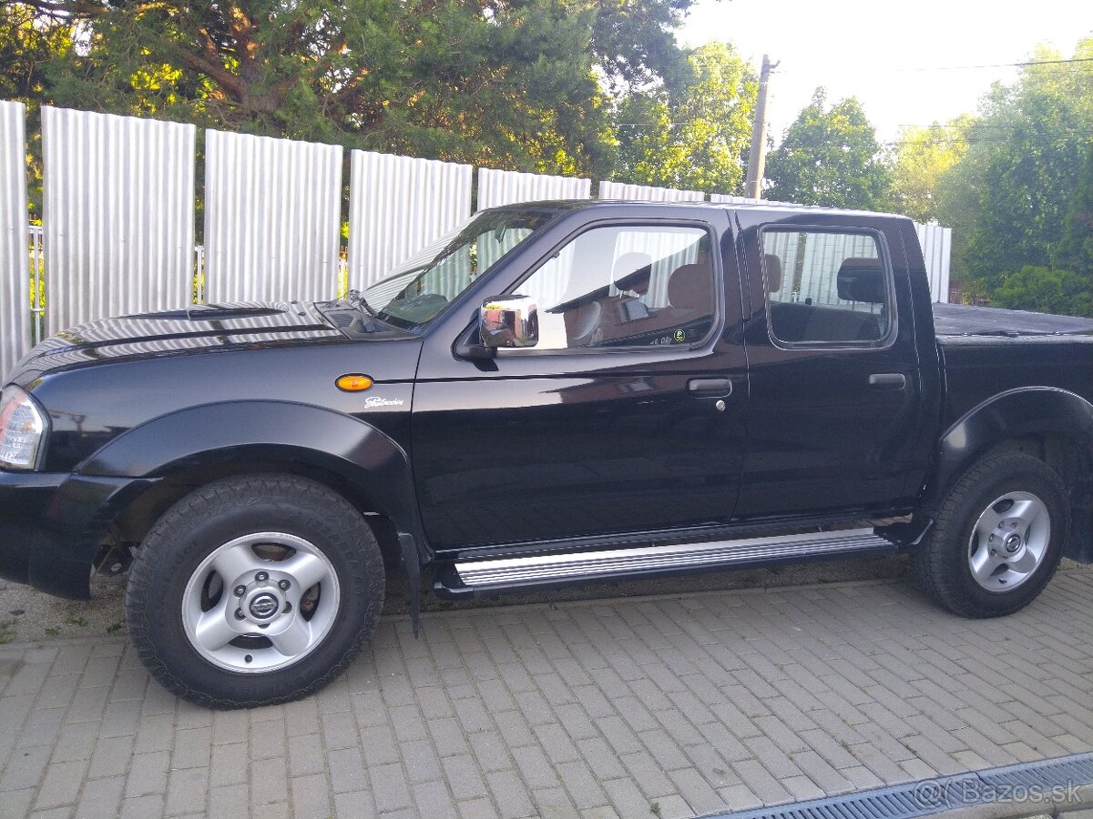 Nissan Navara D22