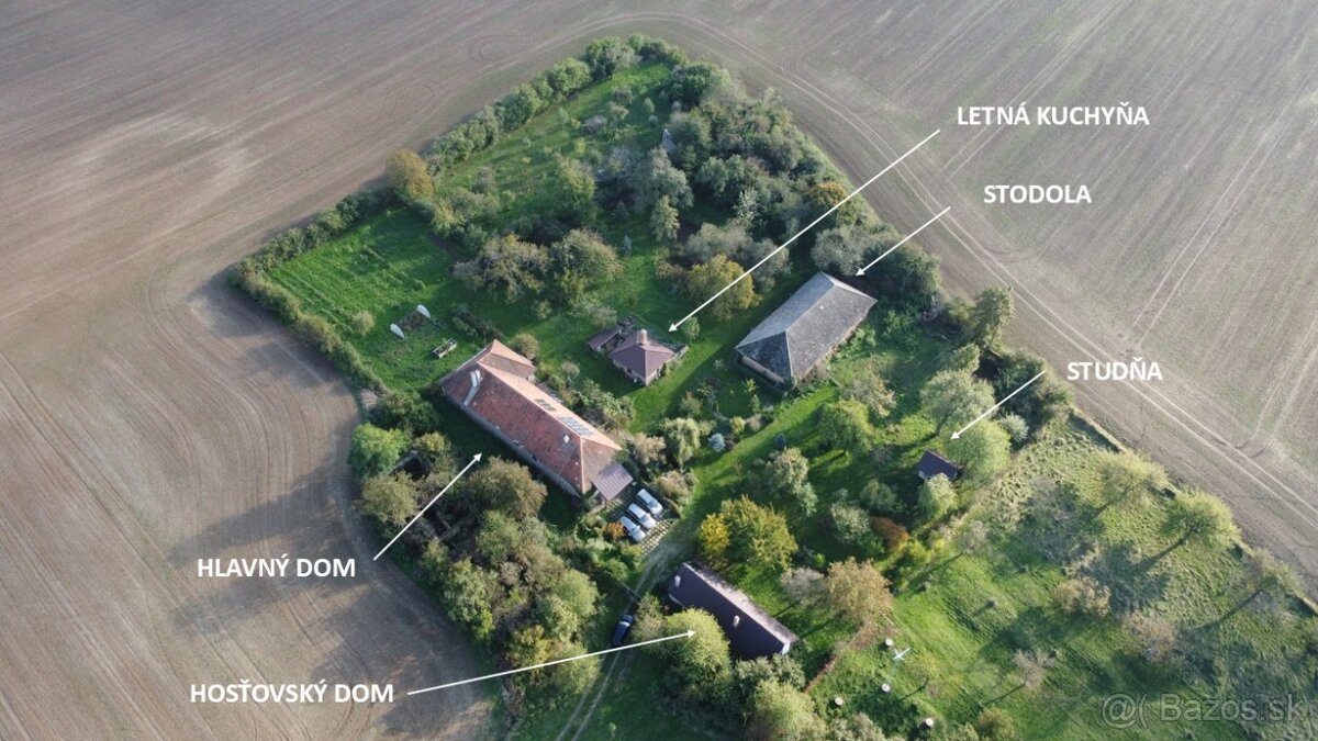 Sebestačný vidiecky statok s viacerými stavbami na samote