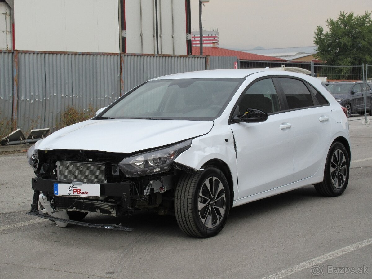 Kia Ceed 1.5 T-GDi odp. DPH 2586km