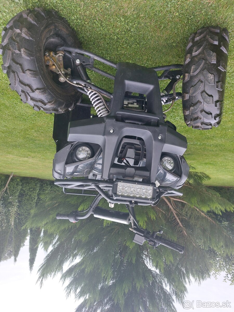 Predám detskú motorovú štvorkolku Hummer
