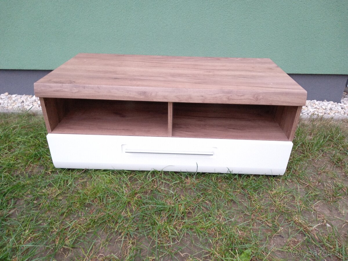 Komoda pod televízor