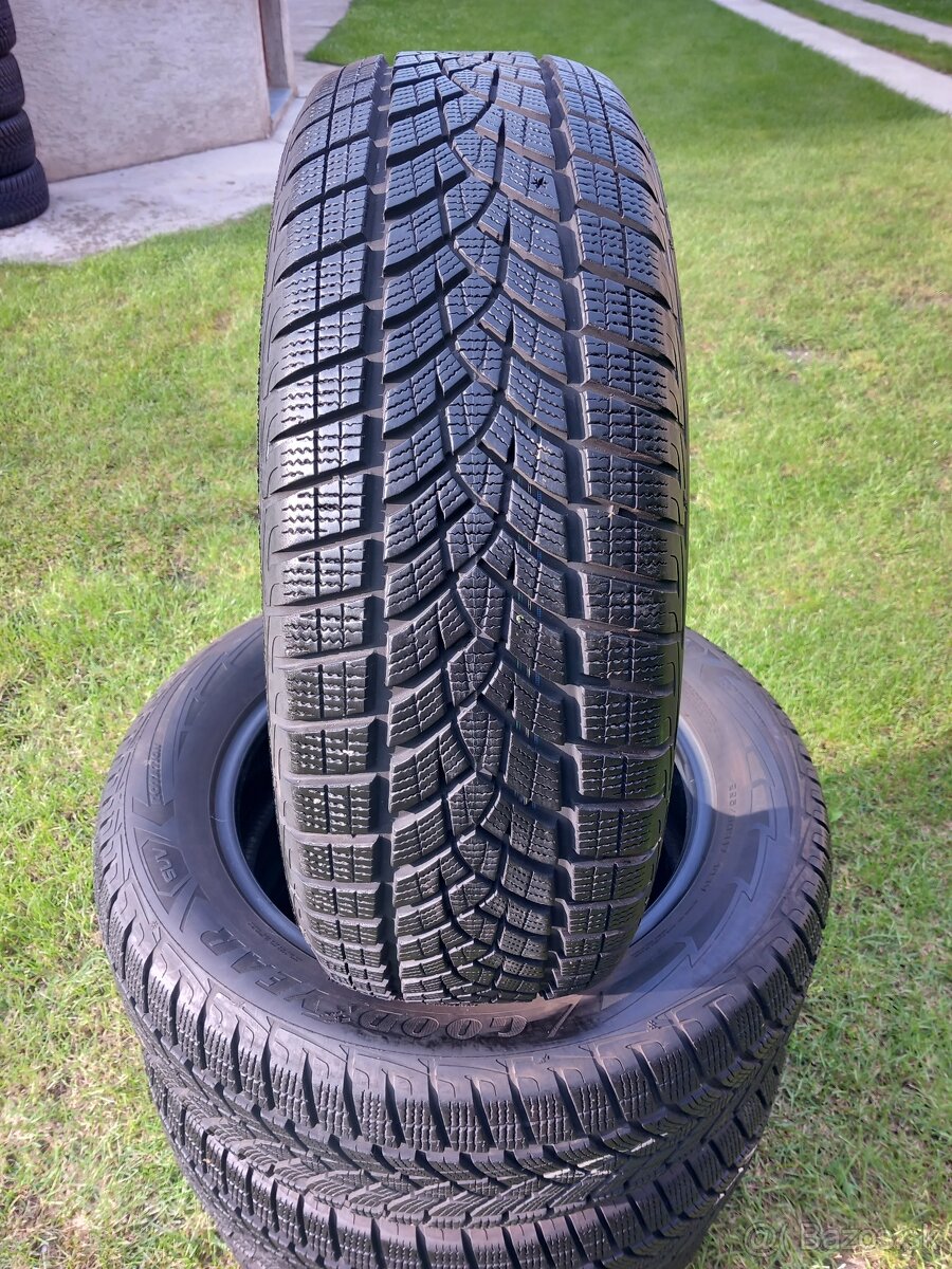 225/60 r17 zimne pneumatiky goodyear