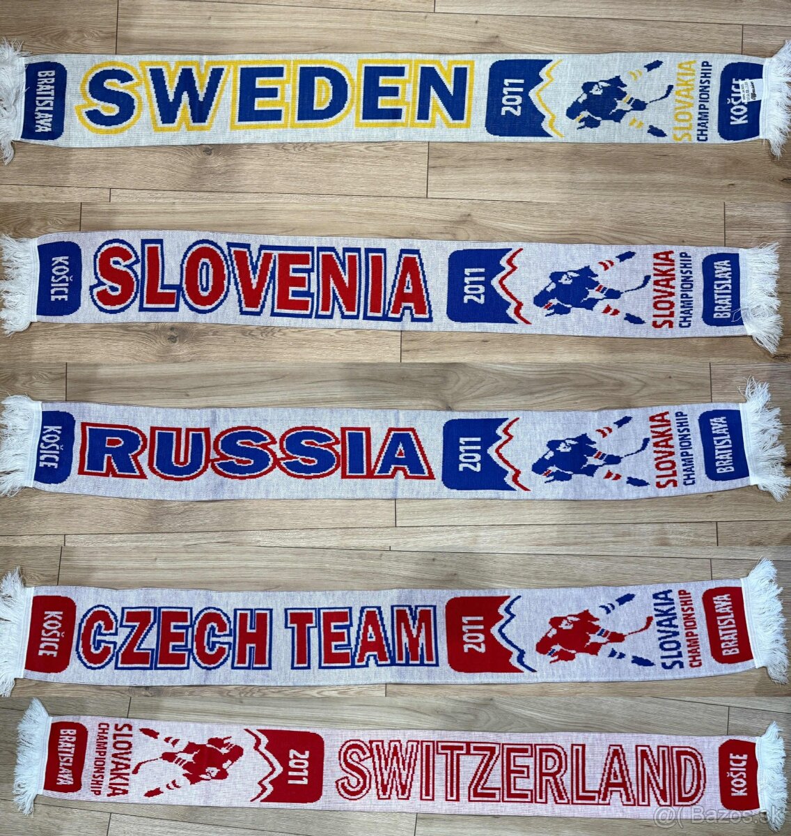 Športové suveníry šaly dresy, brankáske rukavice, trička
