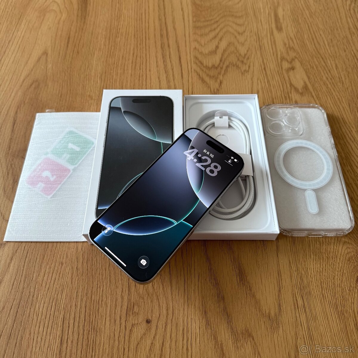 iPhone 16 Pro 256 gb White Titanium v záruke + príslušenstvo