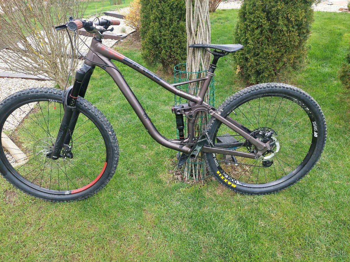 predám horský bicyke cross dt swiss zn. Stay true