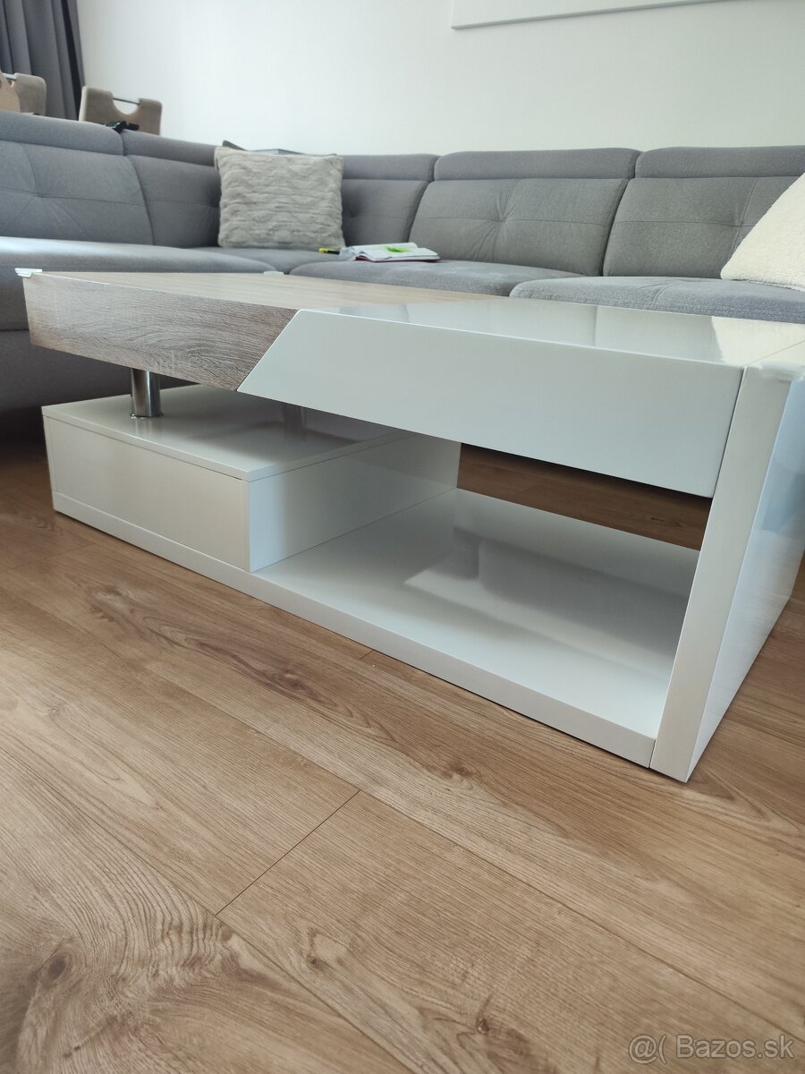 Konferenčný stolík