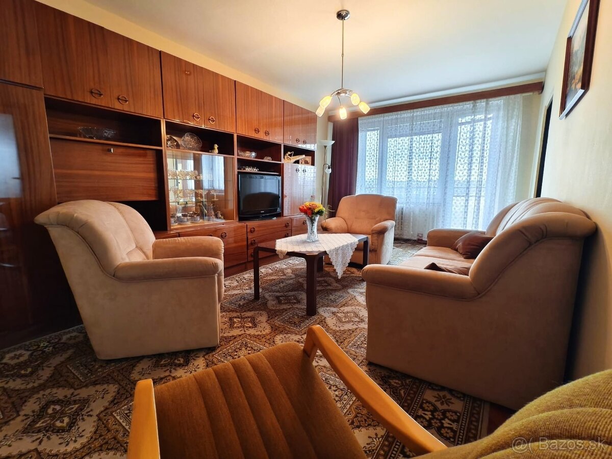 REZERVOVANÝ    Útulný 3-izbový byt s balkónom na Hlinách 7