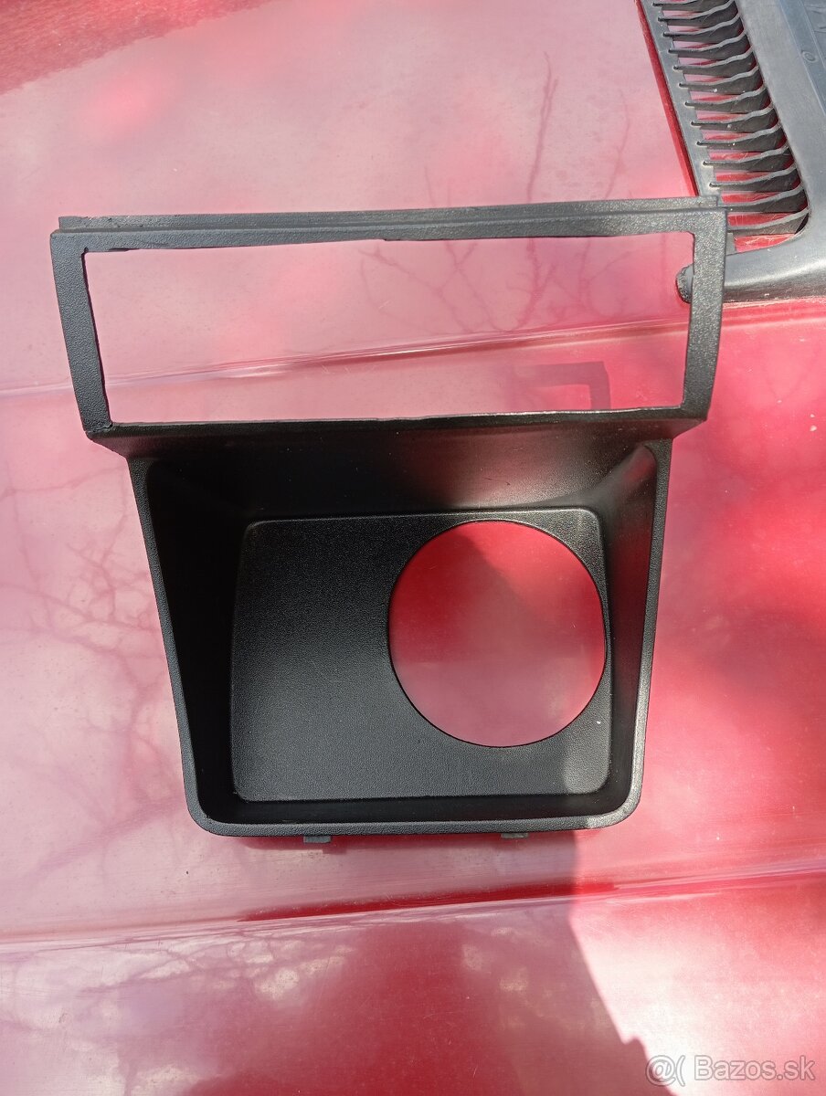 Kúpim časť stredového panela z Lady 2104/2107