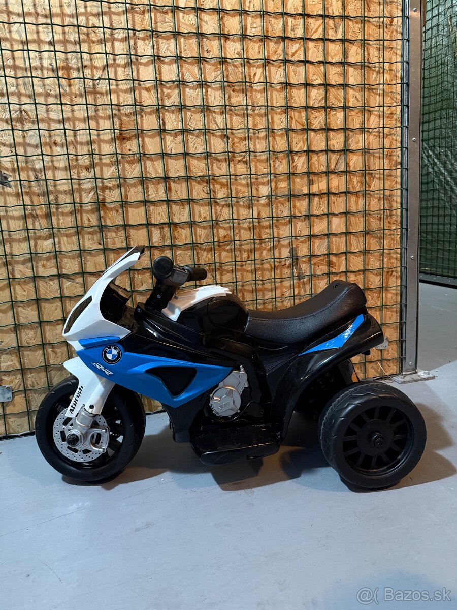 Detská elektrická trojkolka BMW S1000RR