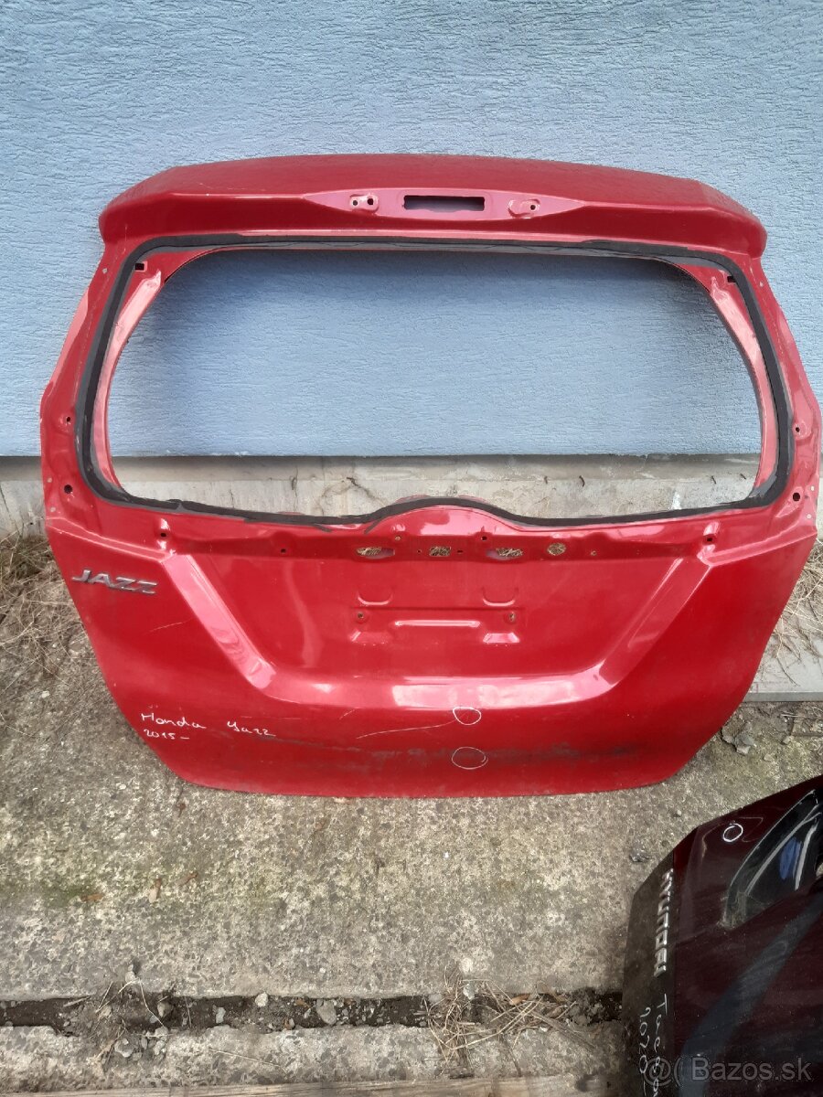 Zadna kapota honda jazz