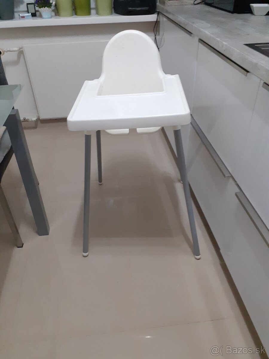 Detská stolička na krmenie