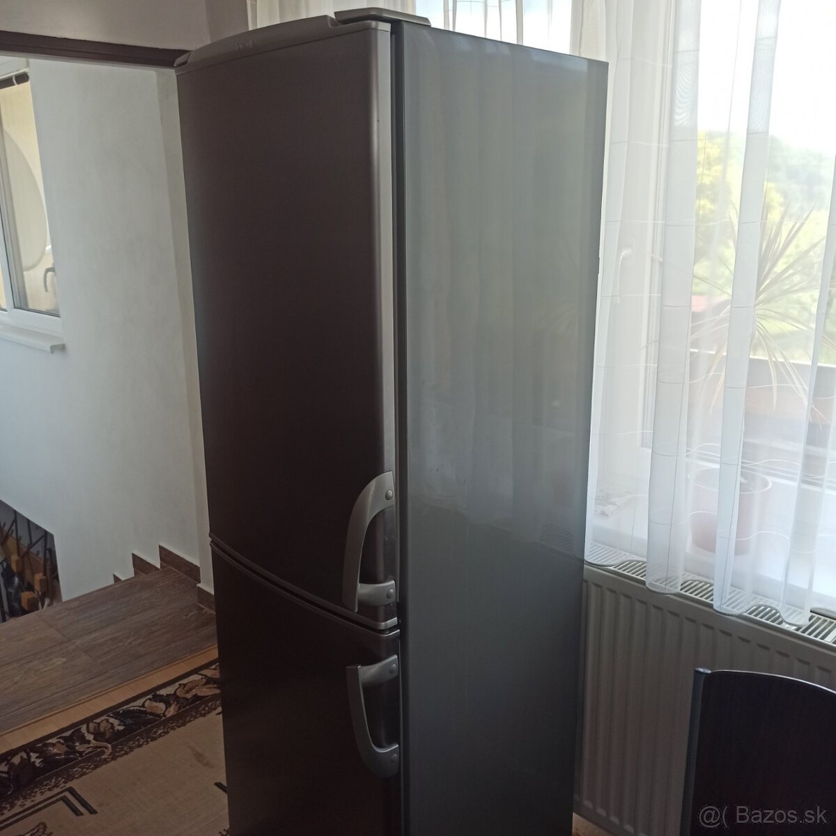 Predám chladničku s mrazničkou značky Gorenje RK 4256E.