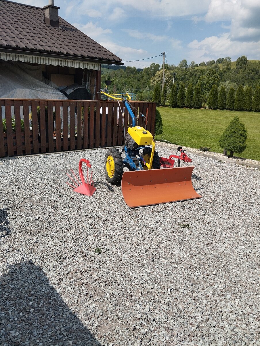 Malotraktor Agzat