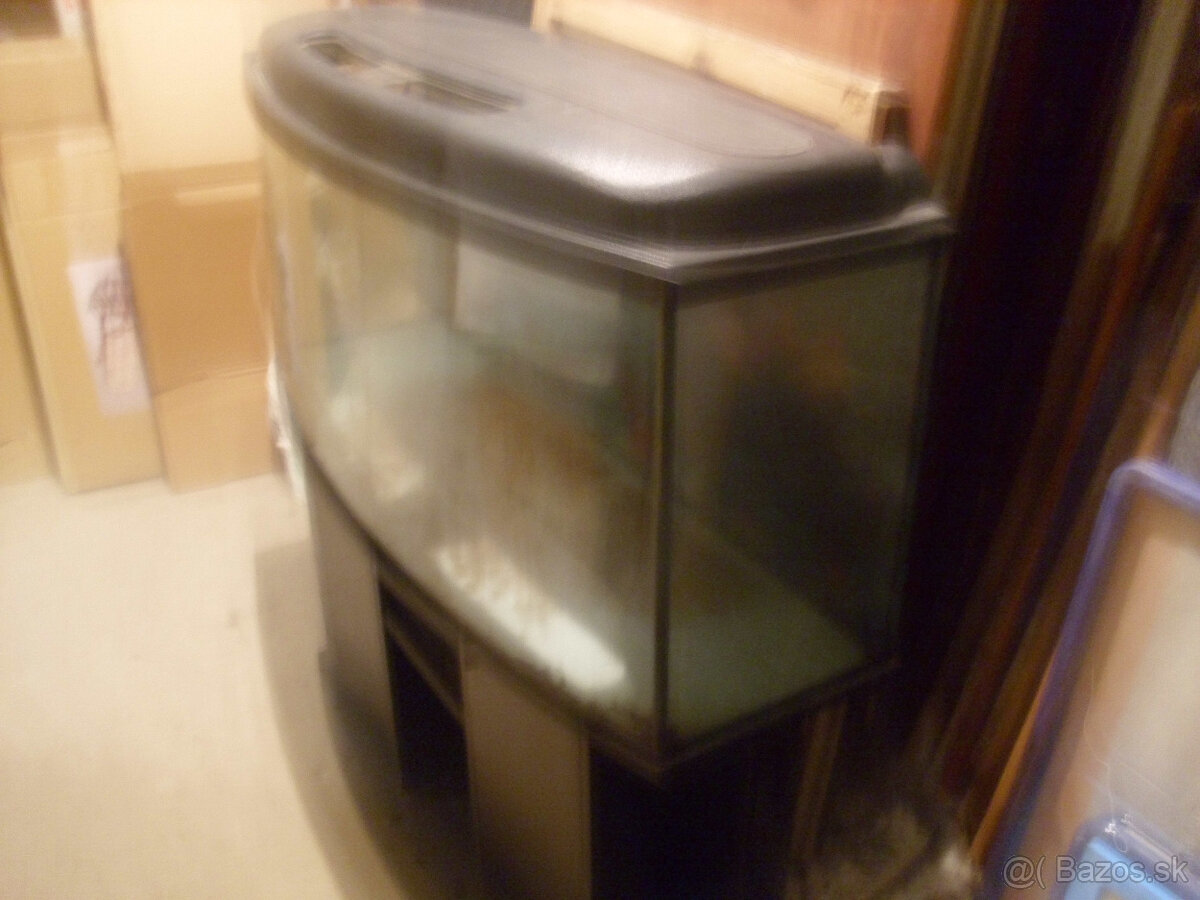 pr.velke oble akvarium,300litrov,