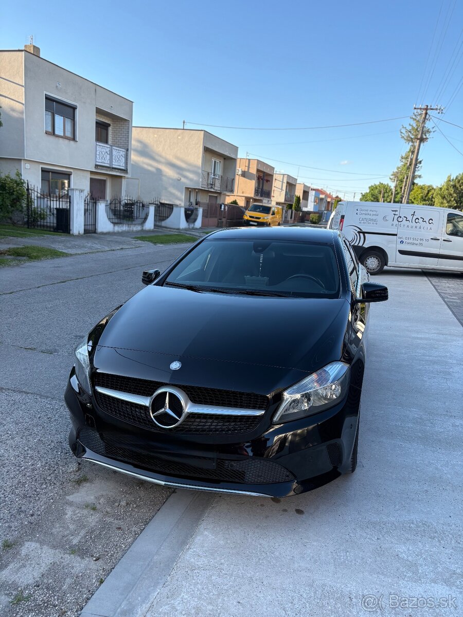 Mercedes Benz A220 4Matic benzín