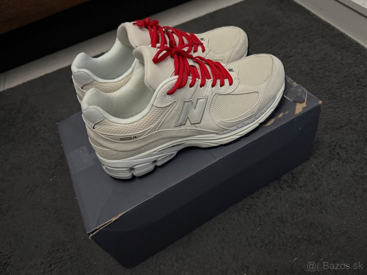 NEW BALANCE
