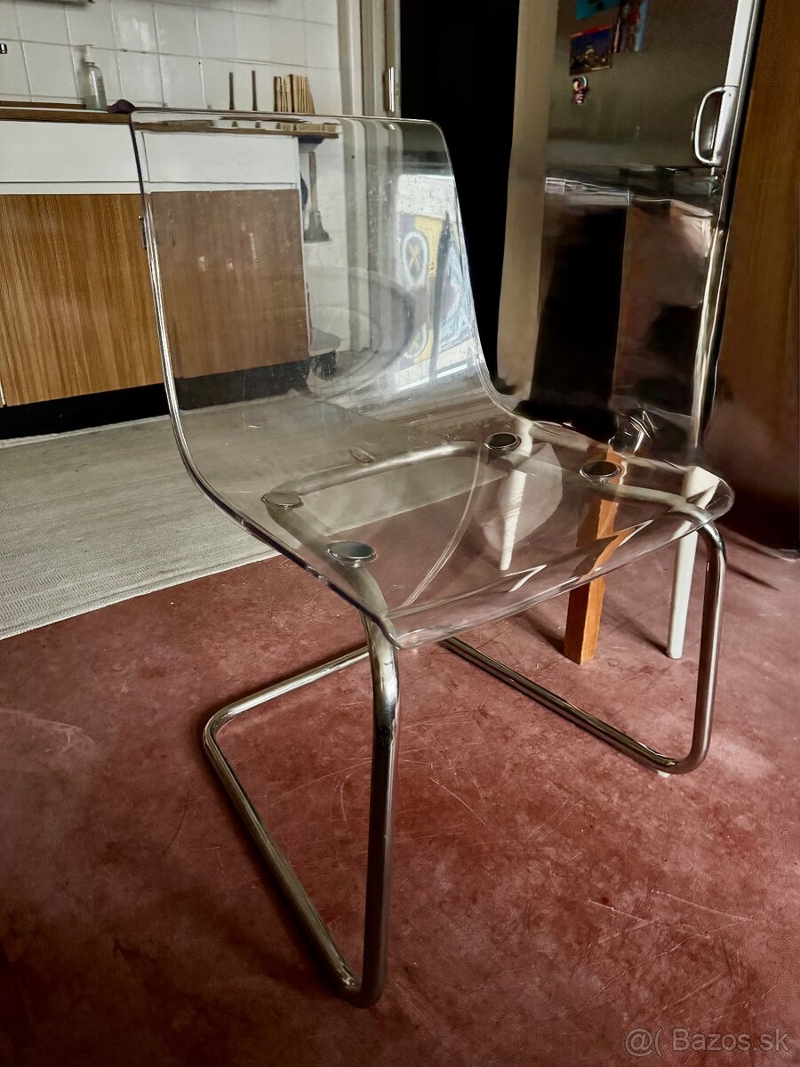 Dizajnerske plastove stolicky