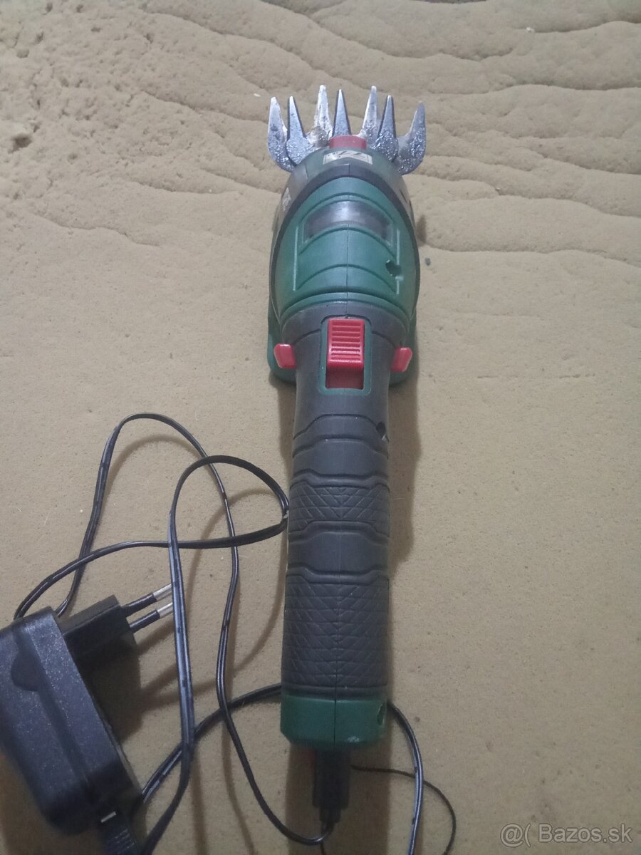 Predám nožnice na trávu nabijacie